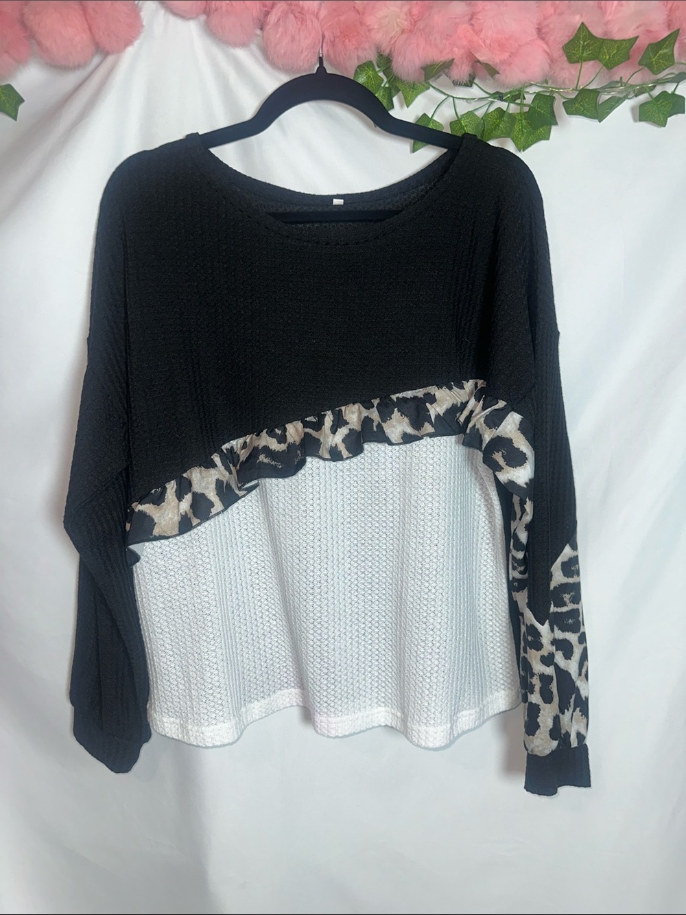 Source Unknown Black, White & Leopard-Trim Layered Pullover
